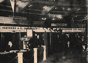 Blick in die Ausstellungsst&auml;nde